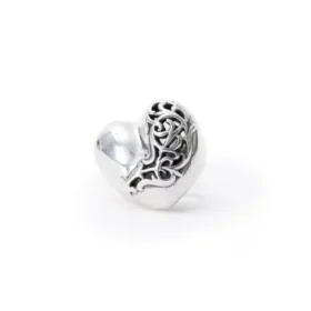 Anillo con corazones
