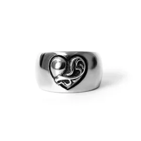 Anillo de banda con corazón