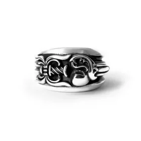 Anillo de corazón con daga