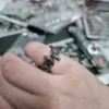 Aro de oreja «Cemetery» de Chrome Hearts Aro de oreja «Cemetery» de Chrome Hearts