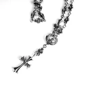 Colgante con CH Cross y charm Babyfat con Tiny E CH Plus y cadena de tiza