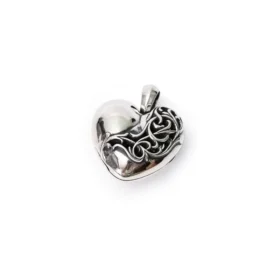 Colgante con medallón de corazón