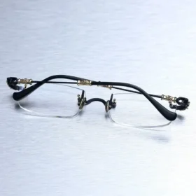 Gafas sin montura exclusivas de Chrome Hearts