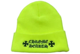 Gorro con el logotipo de Chrome Hearts en amarillo neón