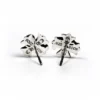 Pendientes con el logotipo de CH Plus y tachuelas Pendientes con el logotipo de CH Plus y tachuelas