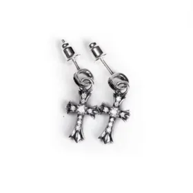 Pendientes de botón CH Cross Baby Fat con pavé de diamantes