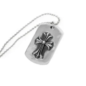 Pequeña Dog Tag con corte en forma de cruz Pequeña Dog Tag con corte en forma de cruz