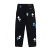 Vaqueros con Cross Patch de cruz azul y blanco de Chrome Hearts Vaqueros con Cross Patch de cruz azul y blanco de Chrome Hearts