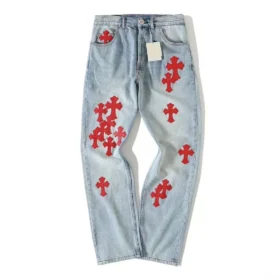 Vaqueros con parche rojo de Chrome Hearts
